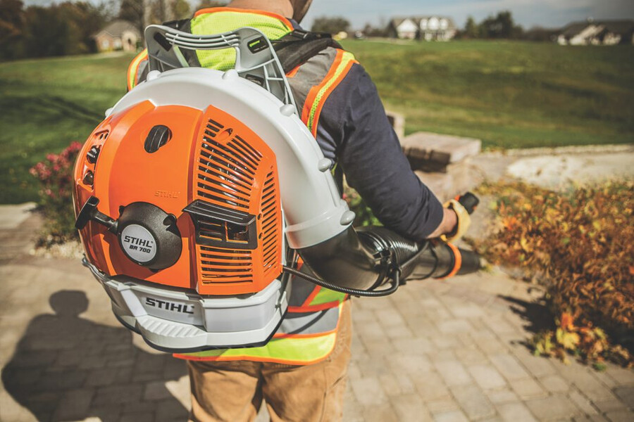 br 700 gasoline backpack blower
